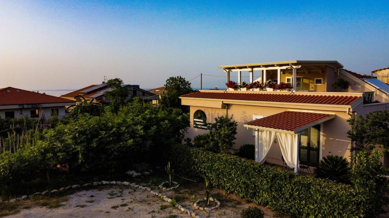 Michelino House Panzió Parghelia Kültér fotó