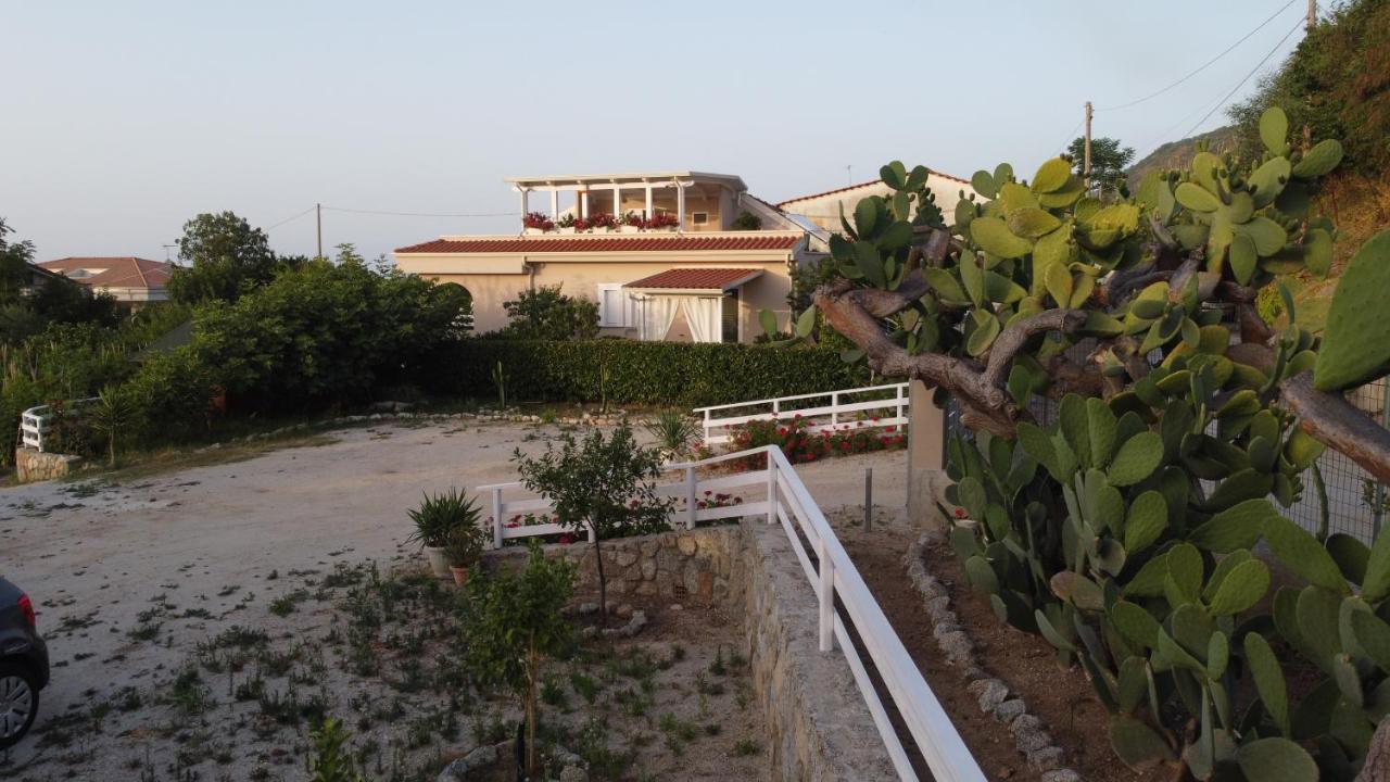 Michelino House Panzió Parghelia Kültér fotó