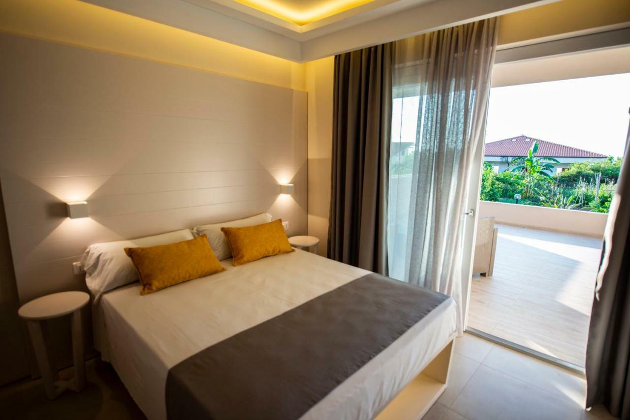 Michelino House Panzió Parghelia Kültér fotó