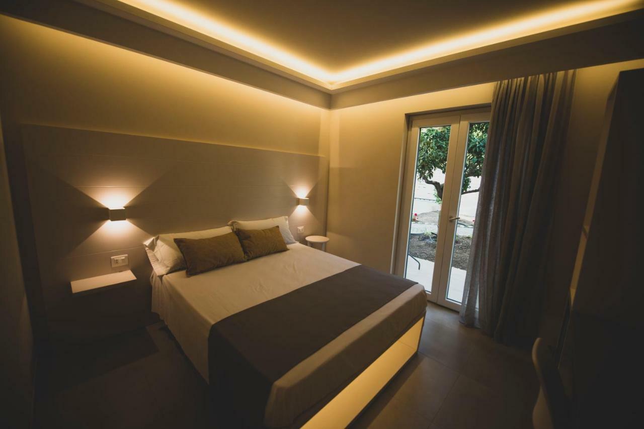 Michelino House Panzió Parghelia Kültér fotó