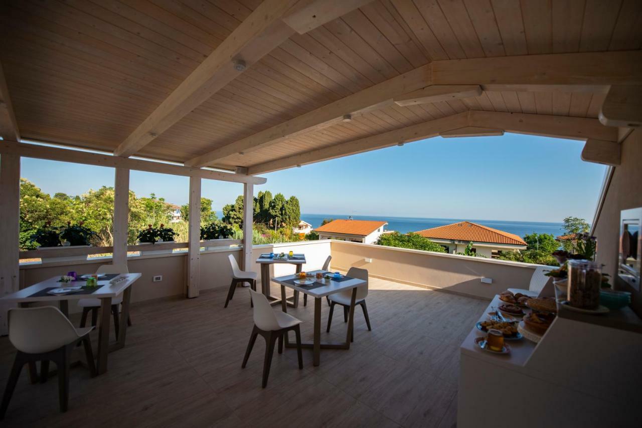 Michelino House Panzió Parghelia Kültér fotó