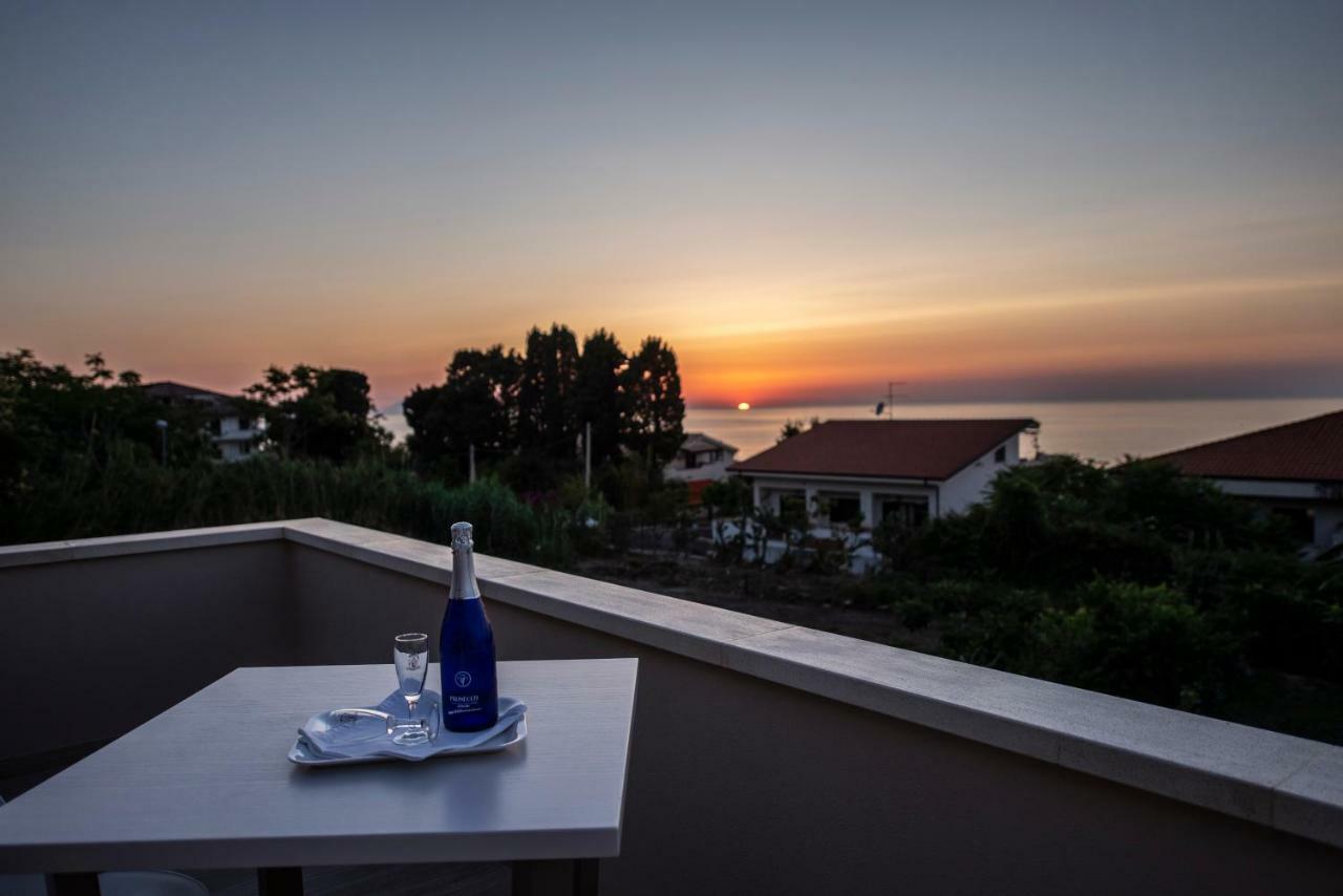 Michelino House Panzió Parghelia Kültér fotó