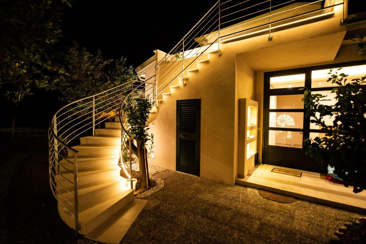 Michelino House Panzió Parghelia Kültér fotó